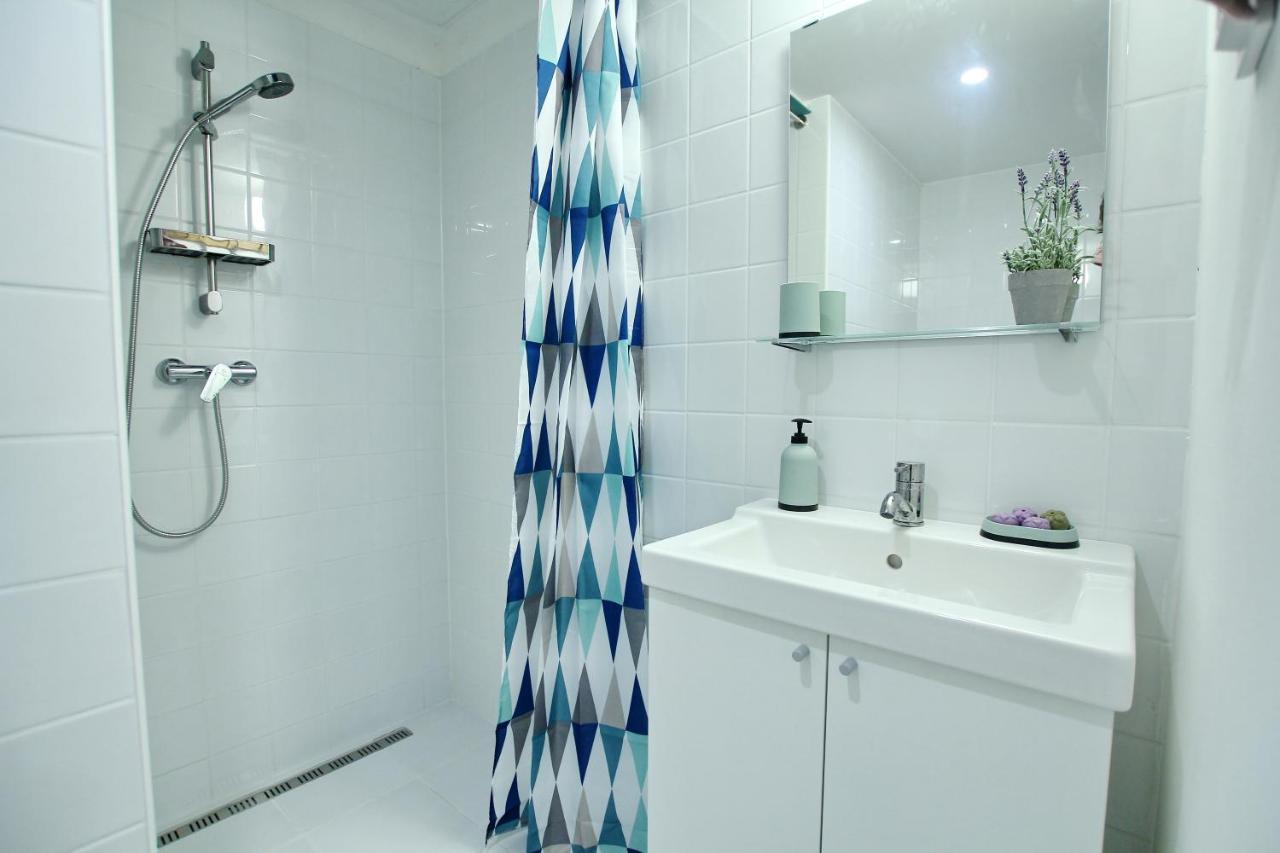 Apartment Lovely&modern Downtown With Free Parking *